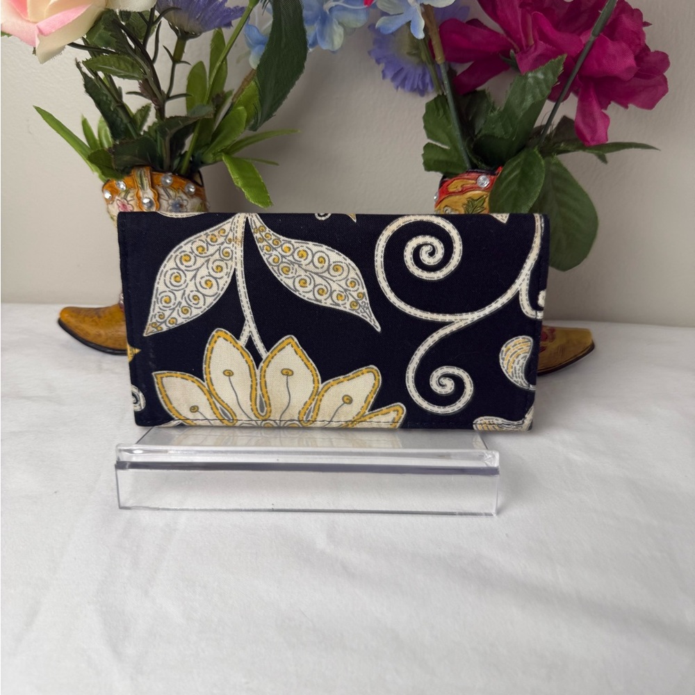NWOT Vera Bradley Yellow Bird Checkbook Cover – Retired Pattern 🌸 - Picture 3 of 5